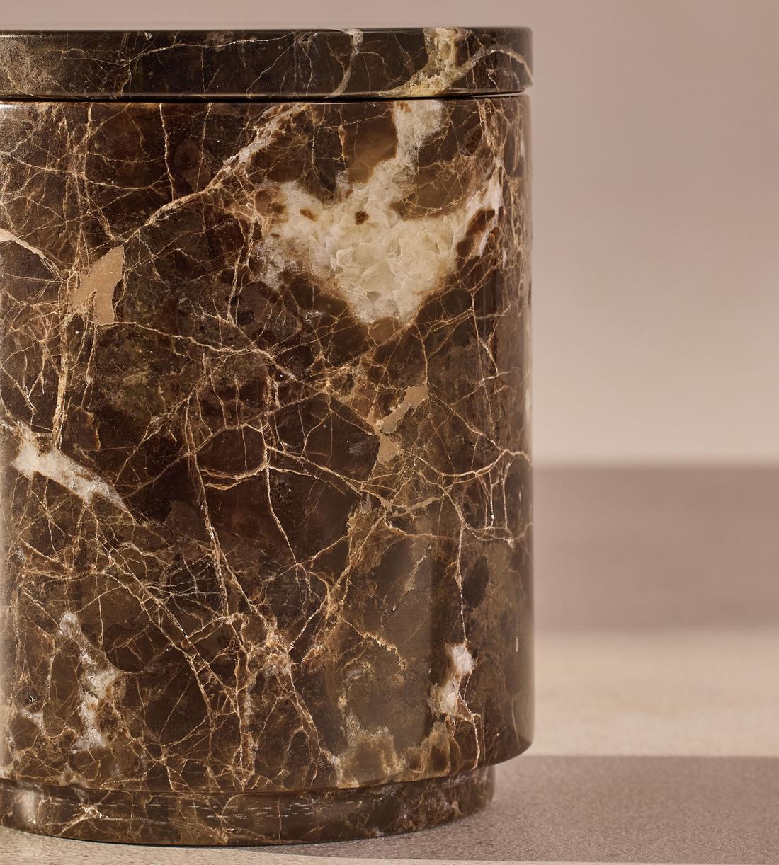 Leather & Oud Candle - Dark Emperador Marble - 250g - Member Exclusive - Images - Image 5
