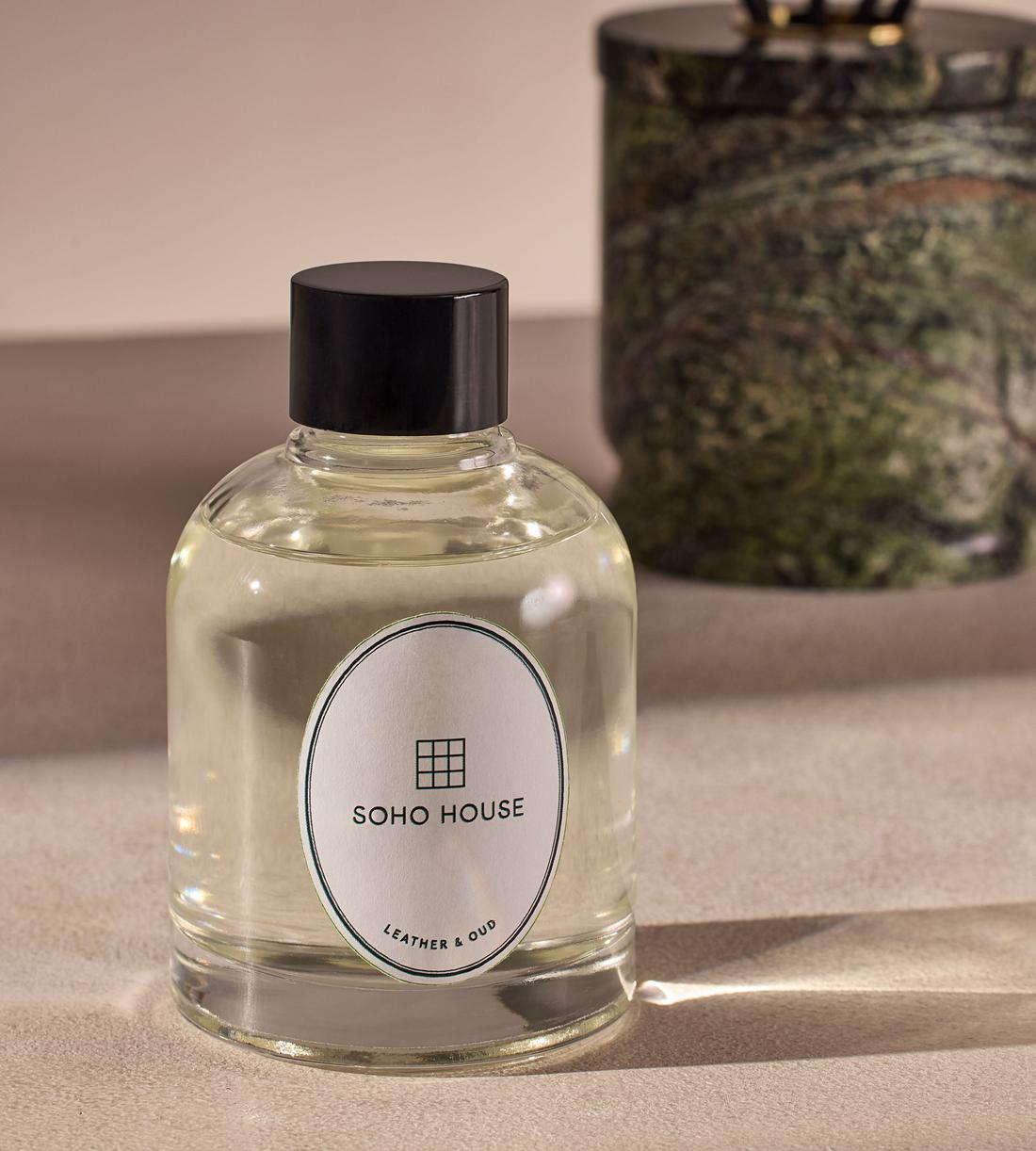 Leather & Oud Diffuser Refill - 150ml - Images - Image 3
