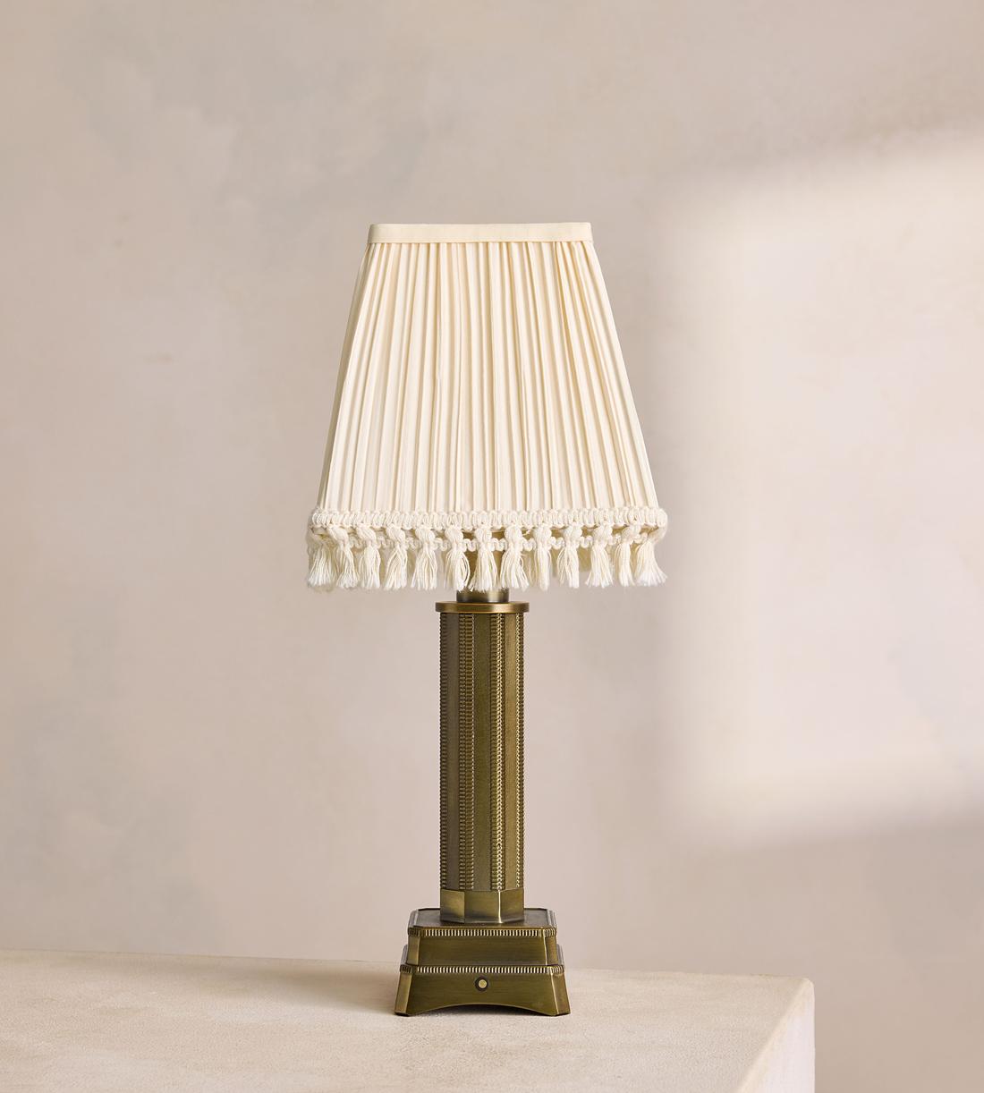 Oxford Portable Lamp - Listing - Image 1