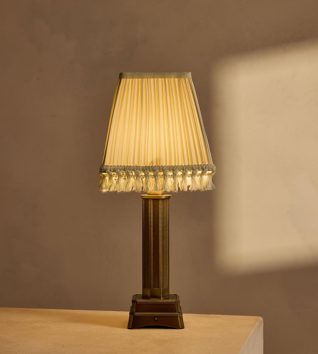 Oxford Portable Lamp - Listing - Image 2