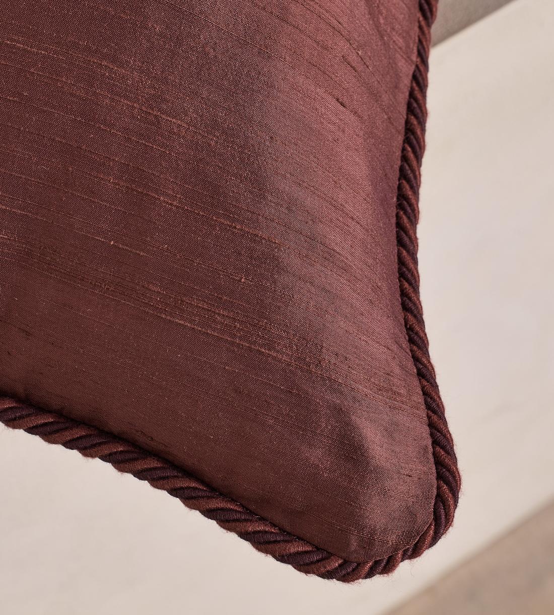 Florence Square Cushion - Bordeaux - Images - Image 7