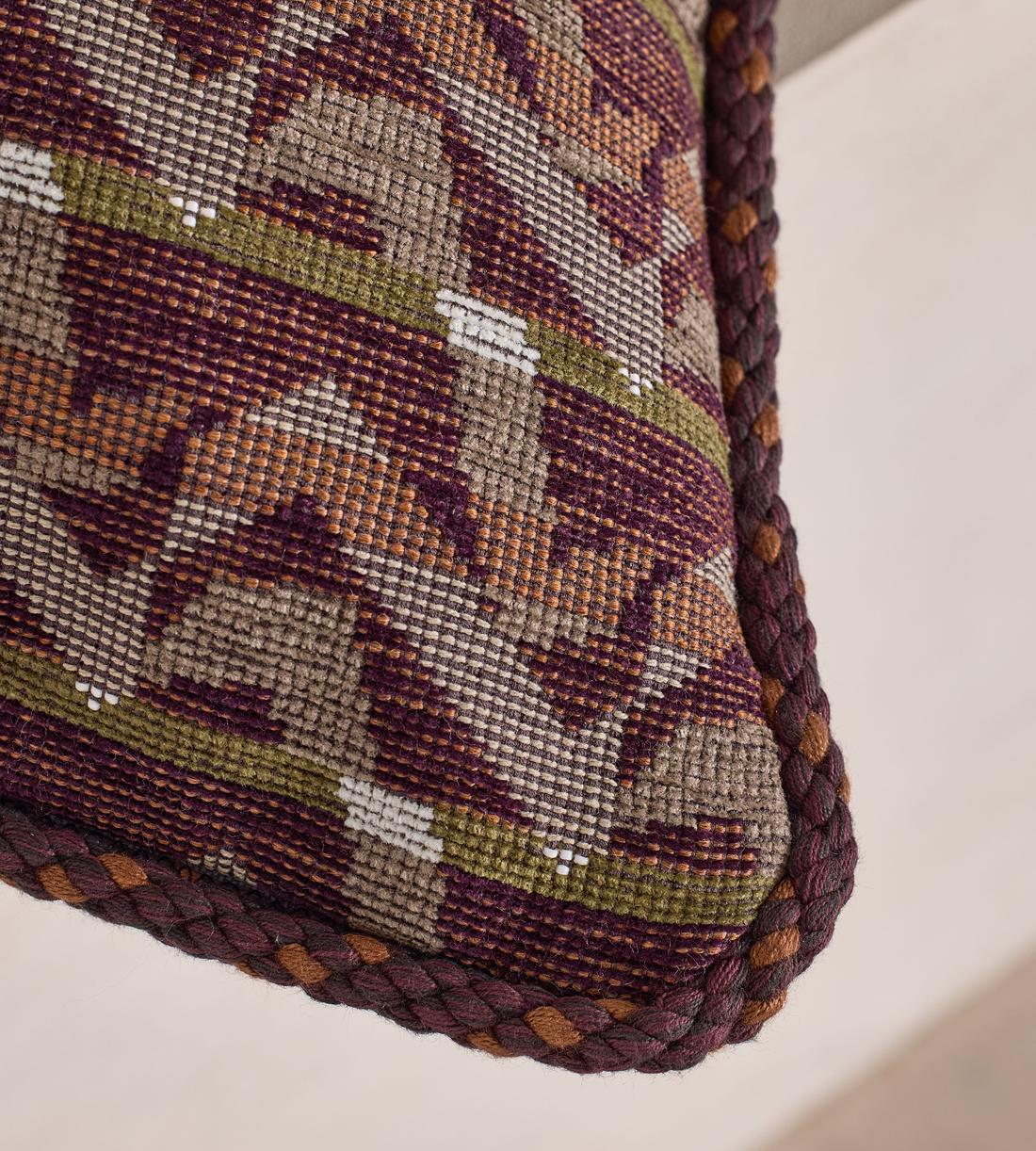 Fulton Square Cushion - Bordeaux - Images - Image 8