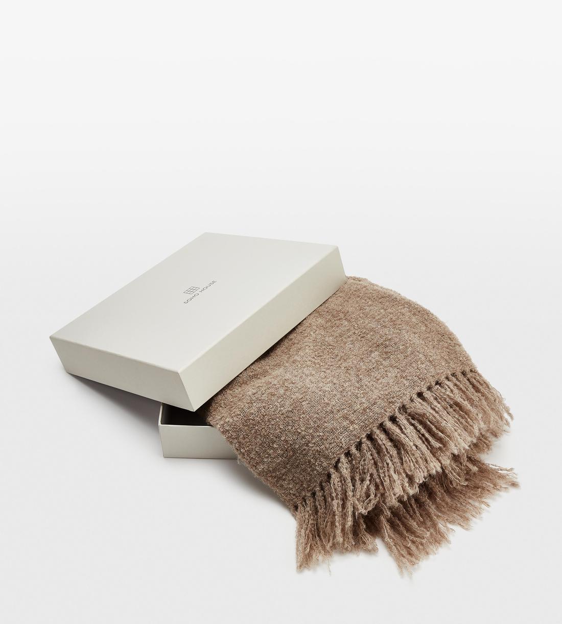 Aurora Alpaca Boucle Throw - Beige - US - Images - Image 4
