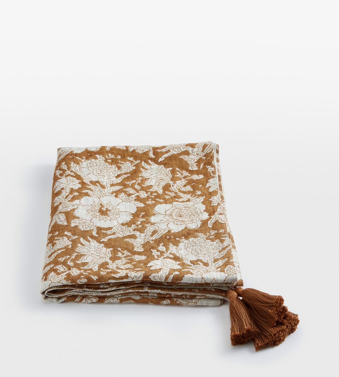 Jesse Table Runner - Images - Image 3
