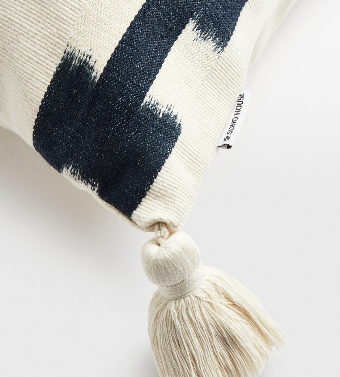 Maeve Square Cushion - Blue - Images - Image 3