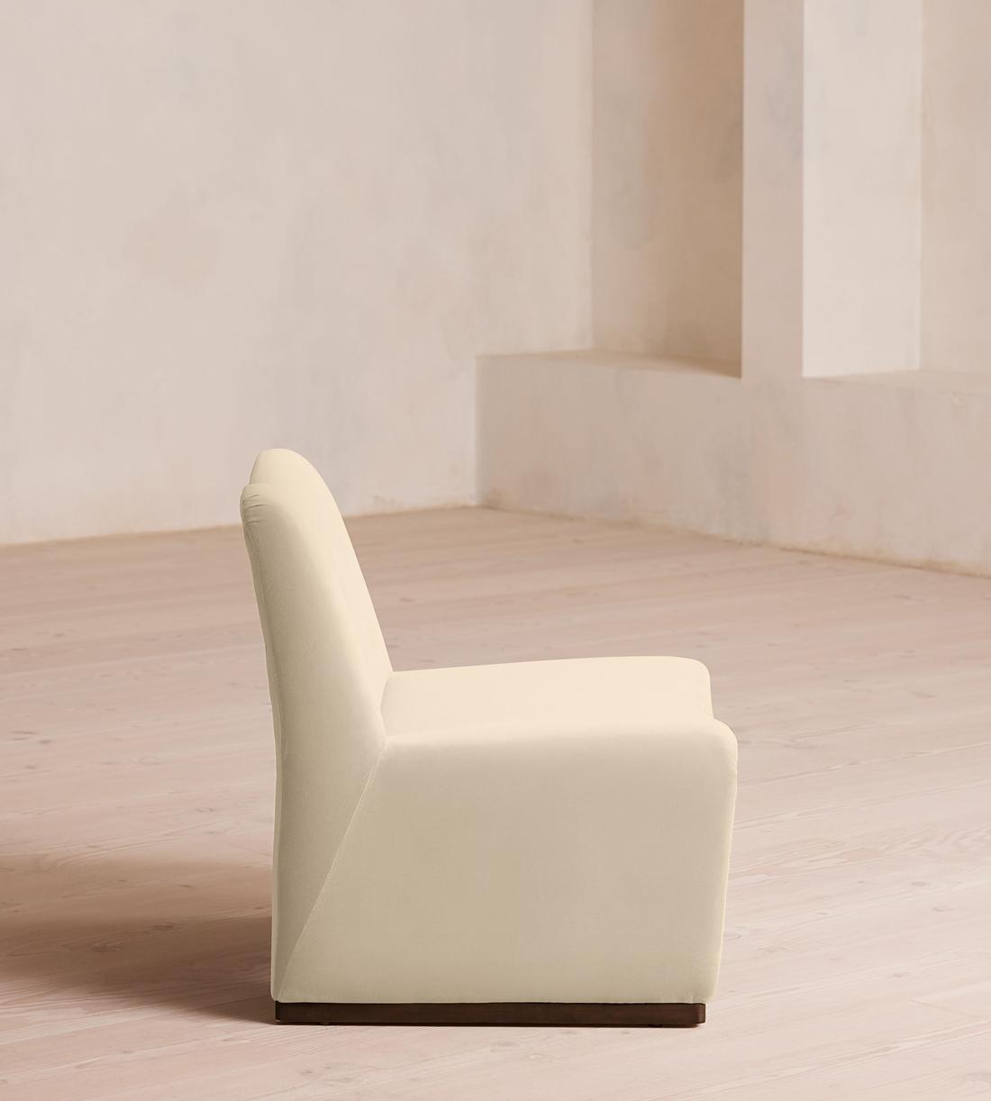 Lovett Armchair - Velvet - Porcelain - Images - Image 3