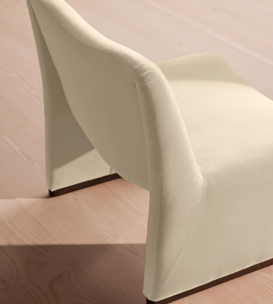 Lovett Armchair - Velvet - Porcelain - Images - Image 5