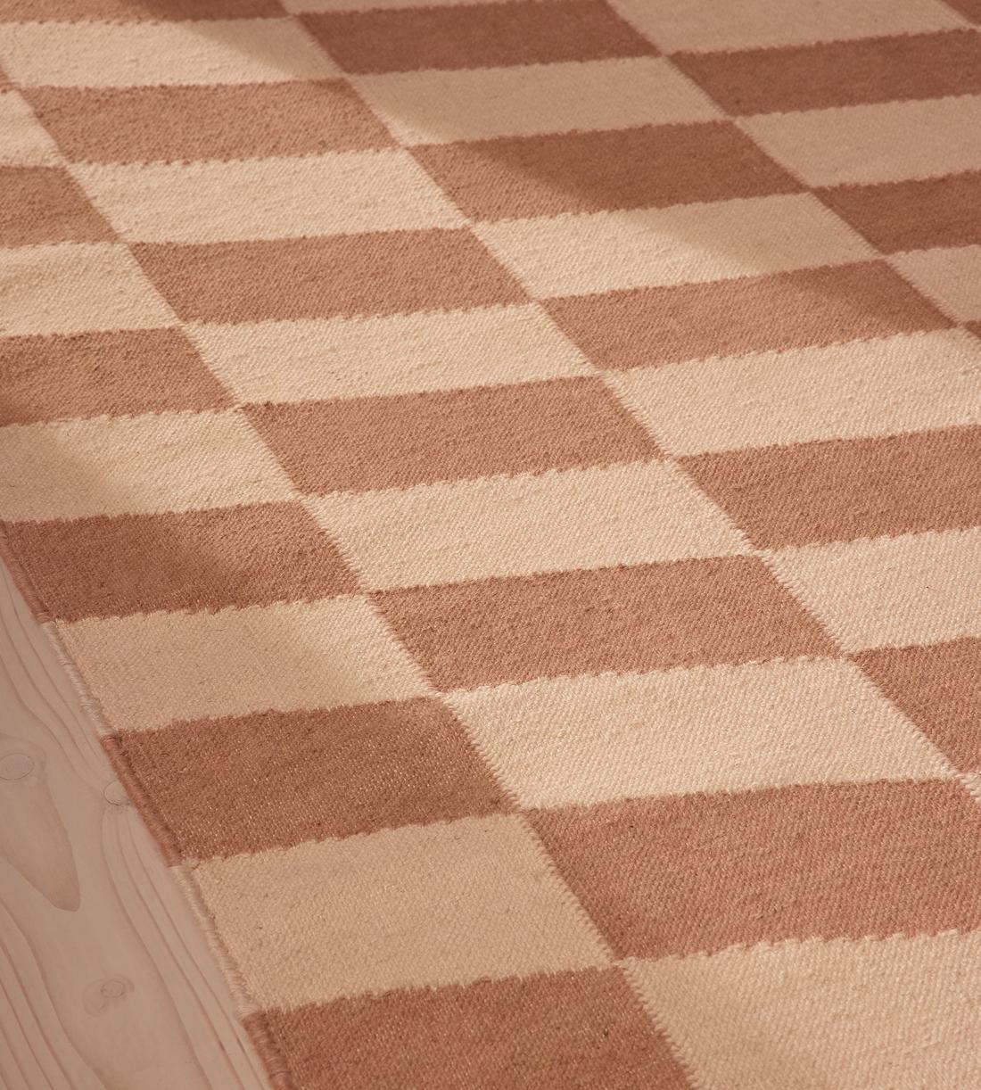 Nadine Rug - Antique Rose - 20 x 30cm Swatch - Images - Image 6