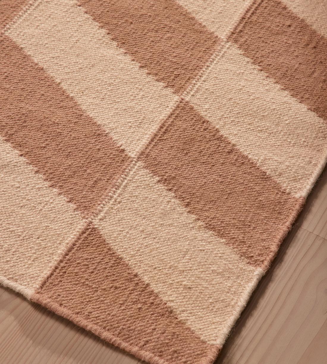Nadine Rug - Antique Rose - 20 x 30cm Swatch - Images - Image 7