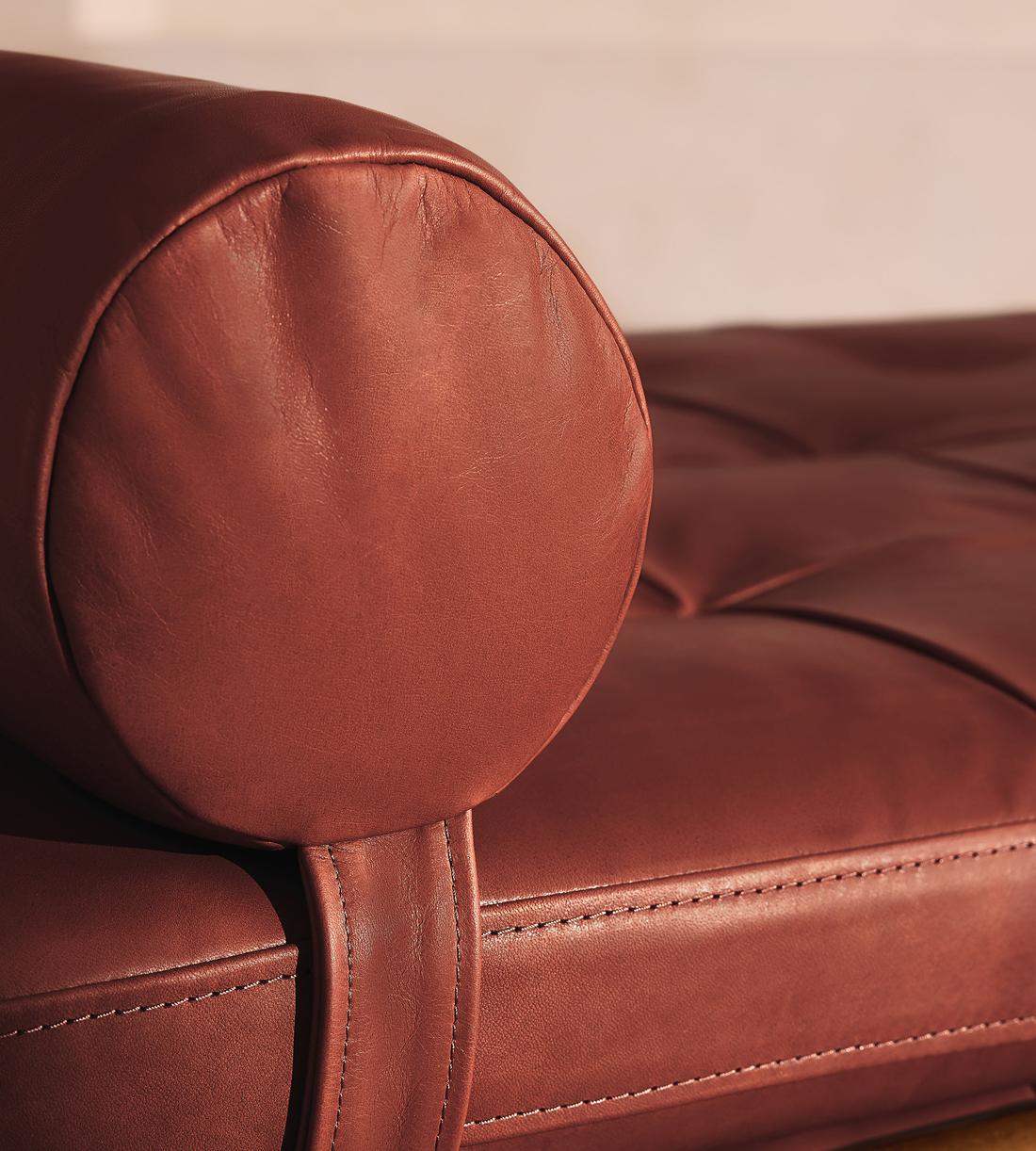 Theodore Daybed - Leather - Sangria - US - Images - Image 4
