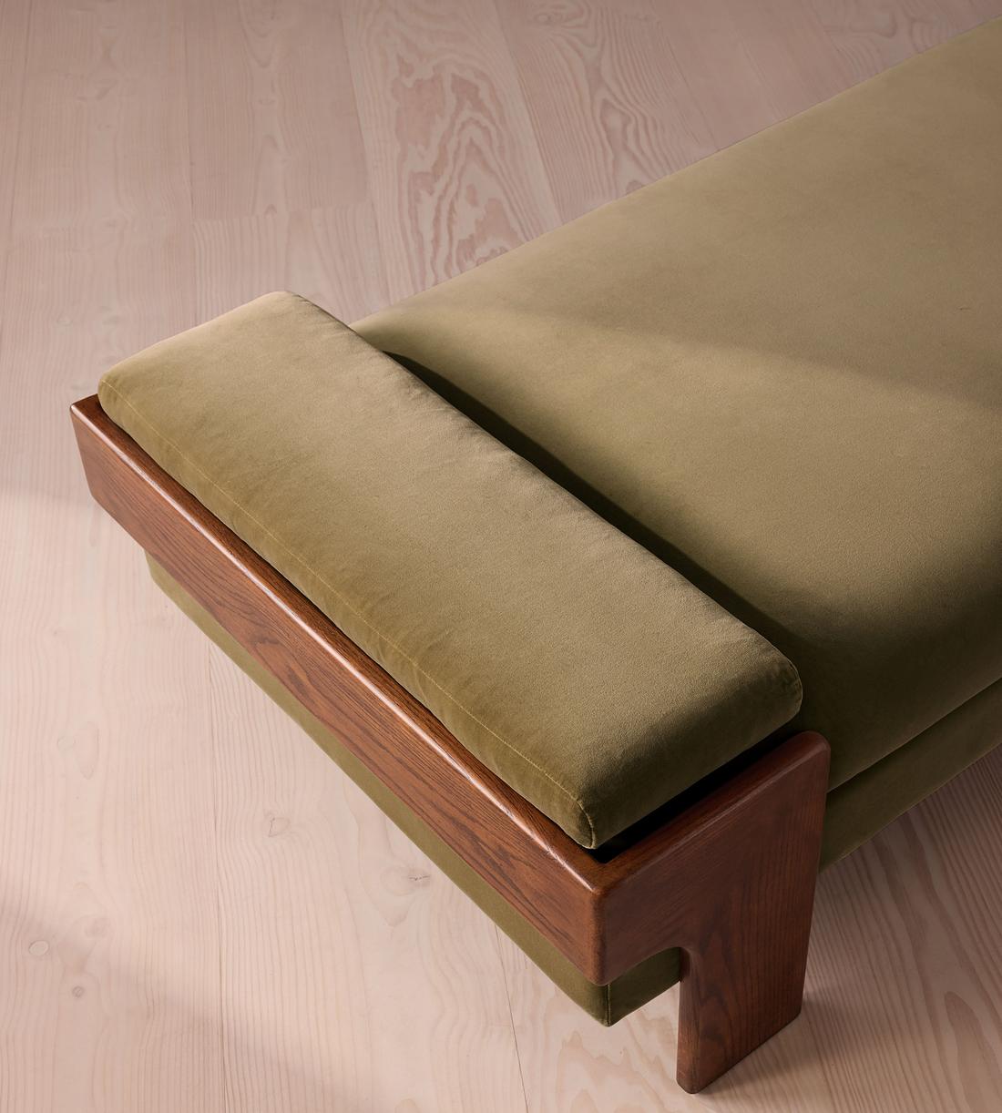 Marcia Daybed - Lichen Velvet - Images - Image 4