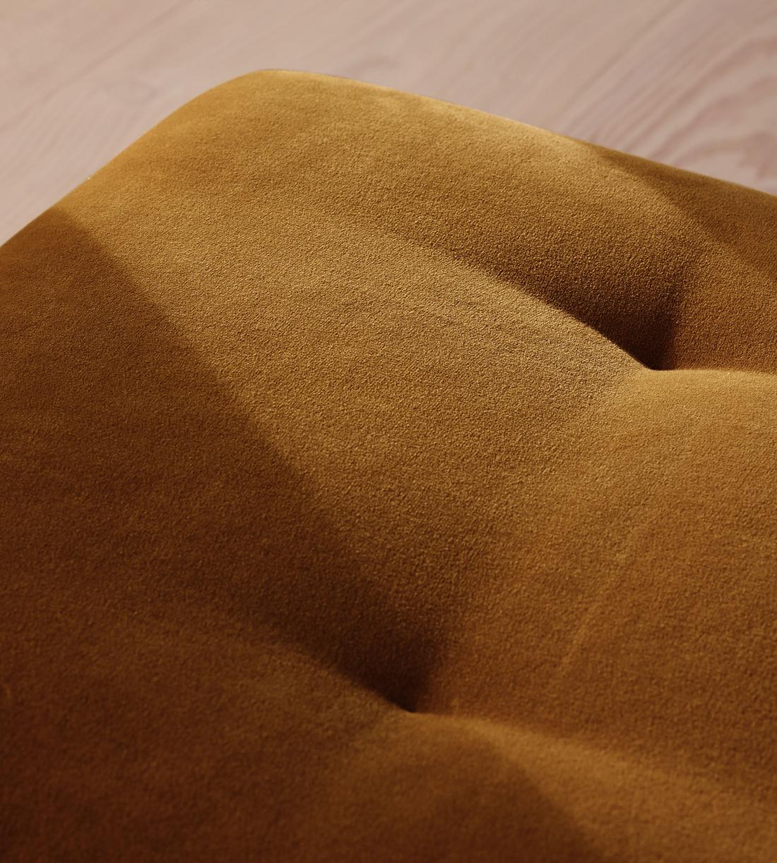 Theodore Bench - Mustard Velvet - Images - Image 4