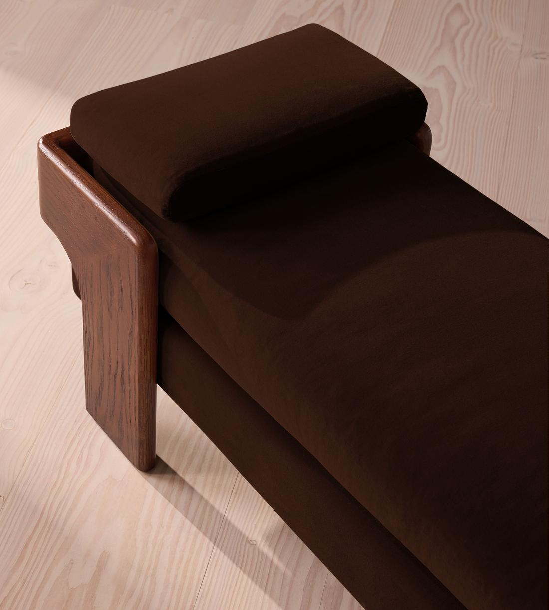 Marcia Bench - Chocolate Velvet - Images - Image 4