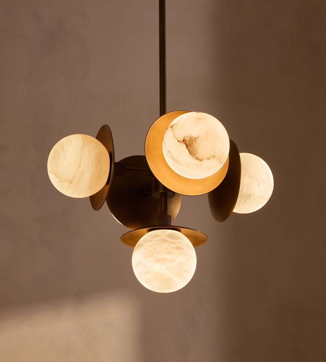 Cara Pendant - US - Images - Image 4