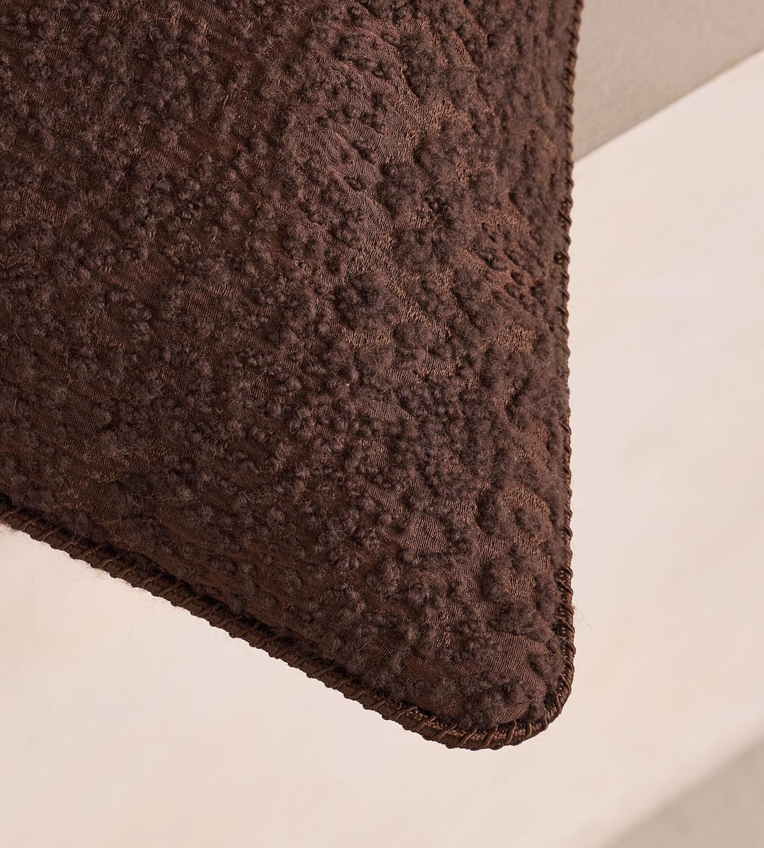 Penelope Square Cushion - Bordeaux - Images - Image 4