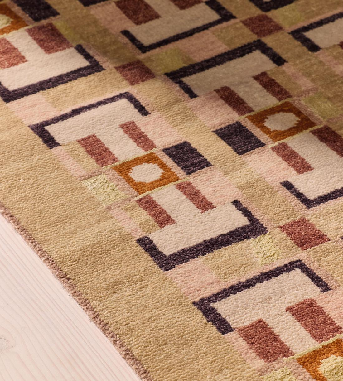 Benton Rug - 270 x 360cm - Images - Image 5