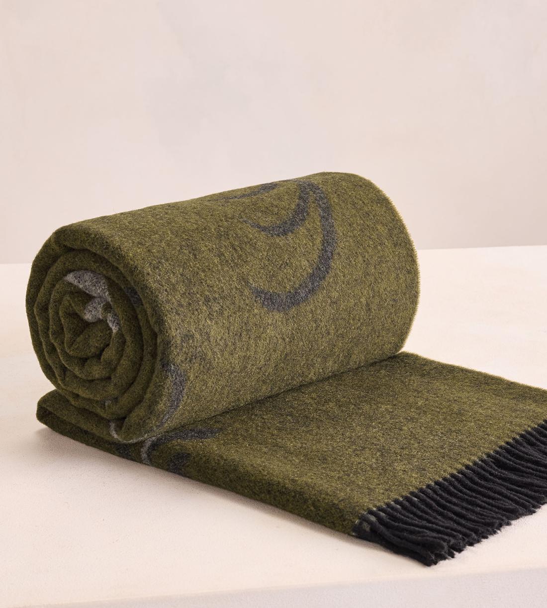 Elizabeth Throw - Listing - Image 3