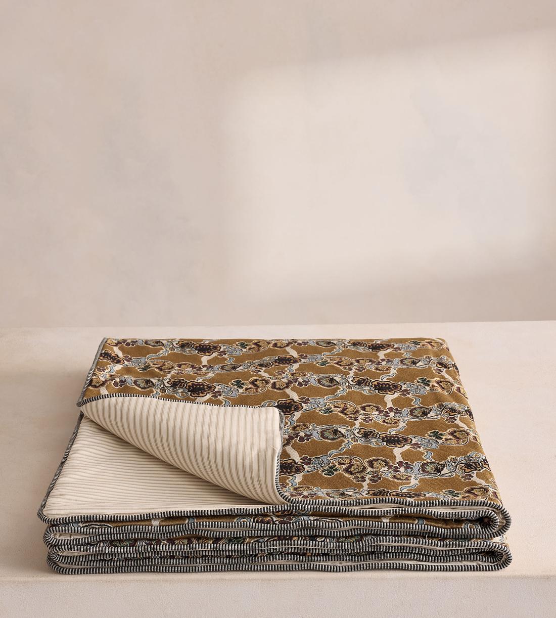 Echo Bedspread - 130 x 230cm - Listing - Image 3