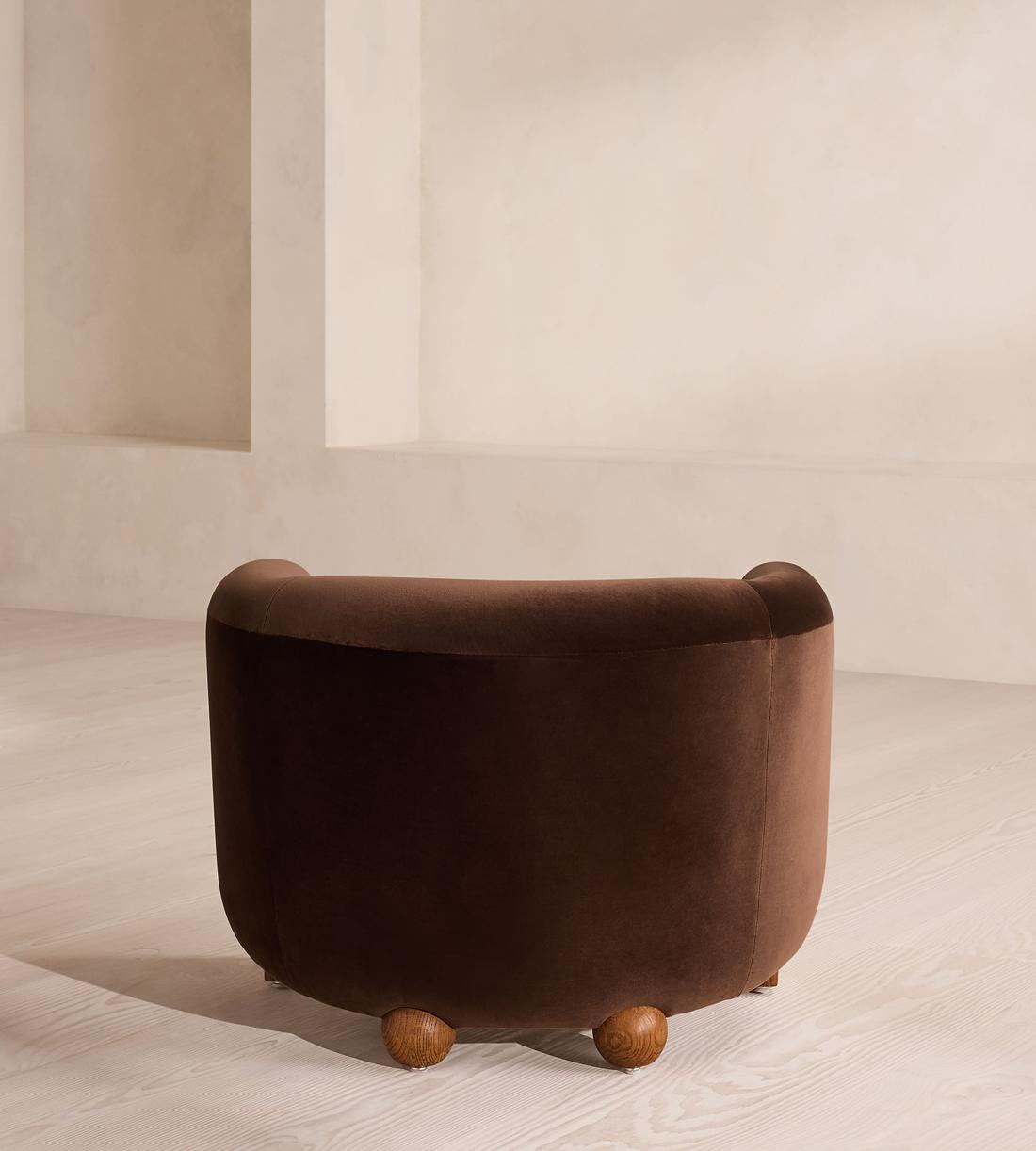 Winnie Armchair - Velvet - Chocolate - Images - Image 4