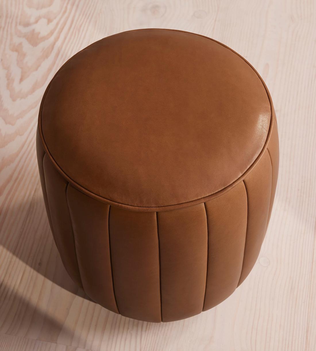 Romi Footstool - Moore & Giles Virtue Chestnut Leather - US - Images - Image 6