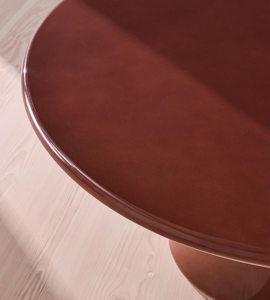 Reti Outdoor Dining Table - Large - Maroon - Images - Image 5
