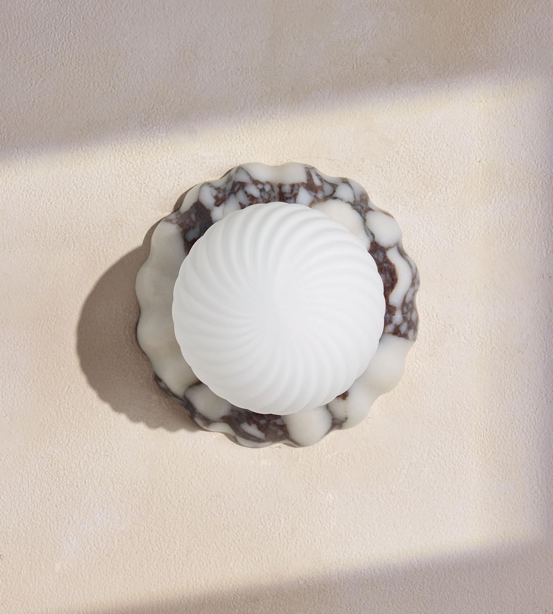 Floria Wall Light - Calacatta Viola Marble - IP44 - US - Images - Image 3