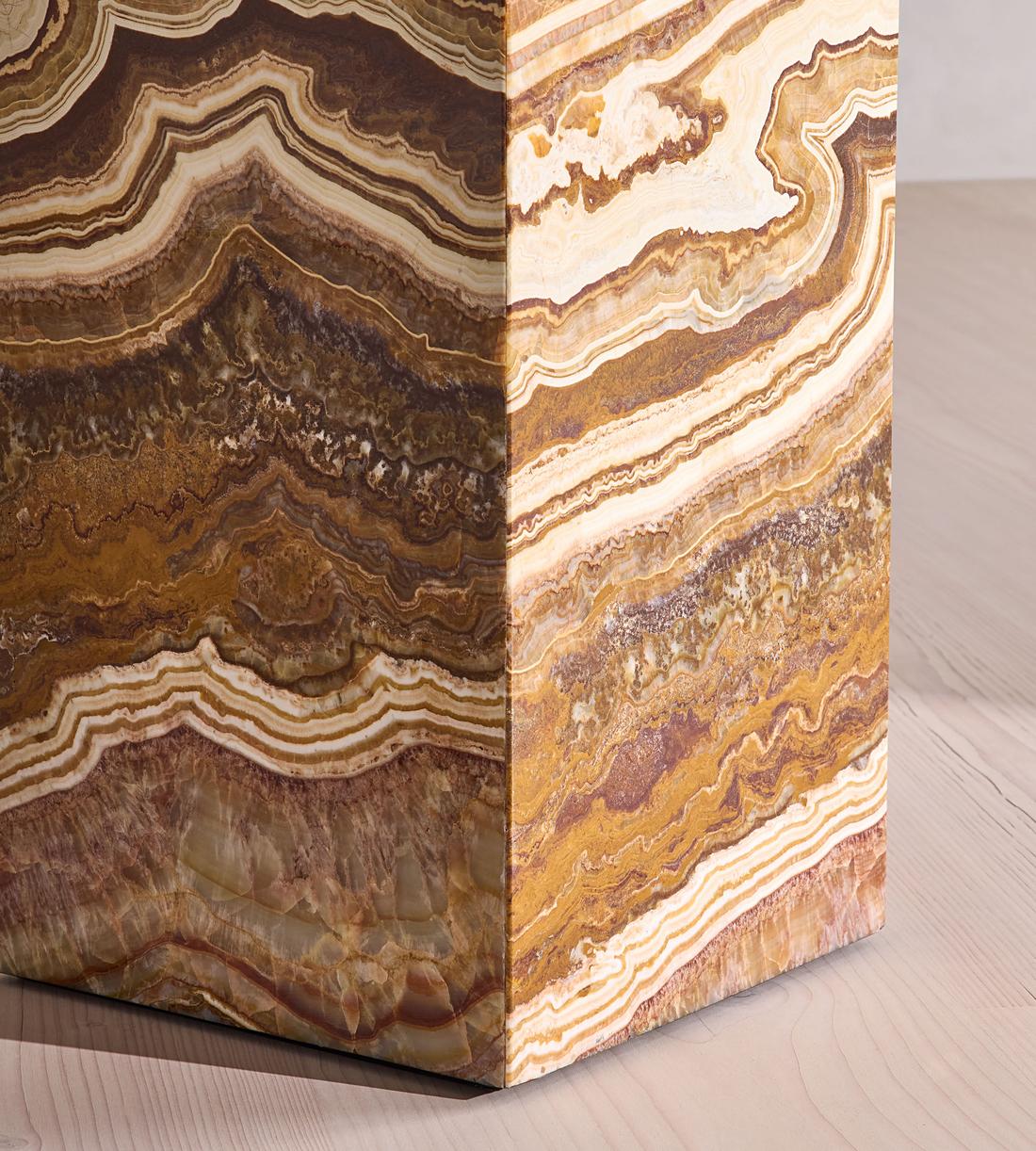 Delos Plinth - Dragon Onyx - Images - Image 5