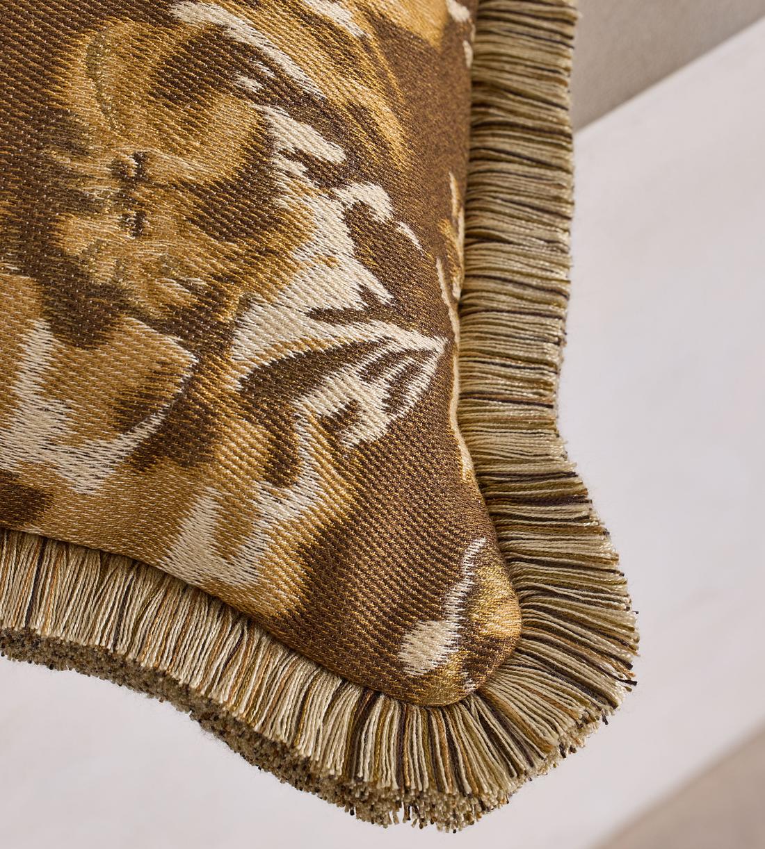 Celest Square Cushion - Images - Image 5