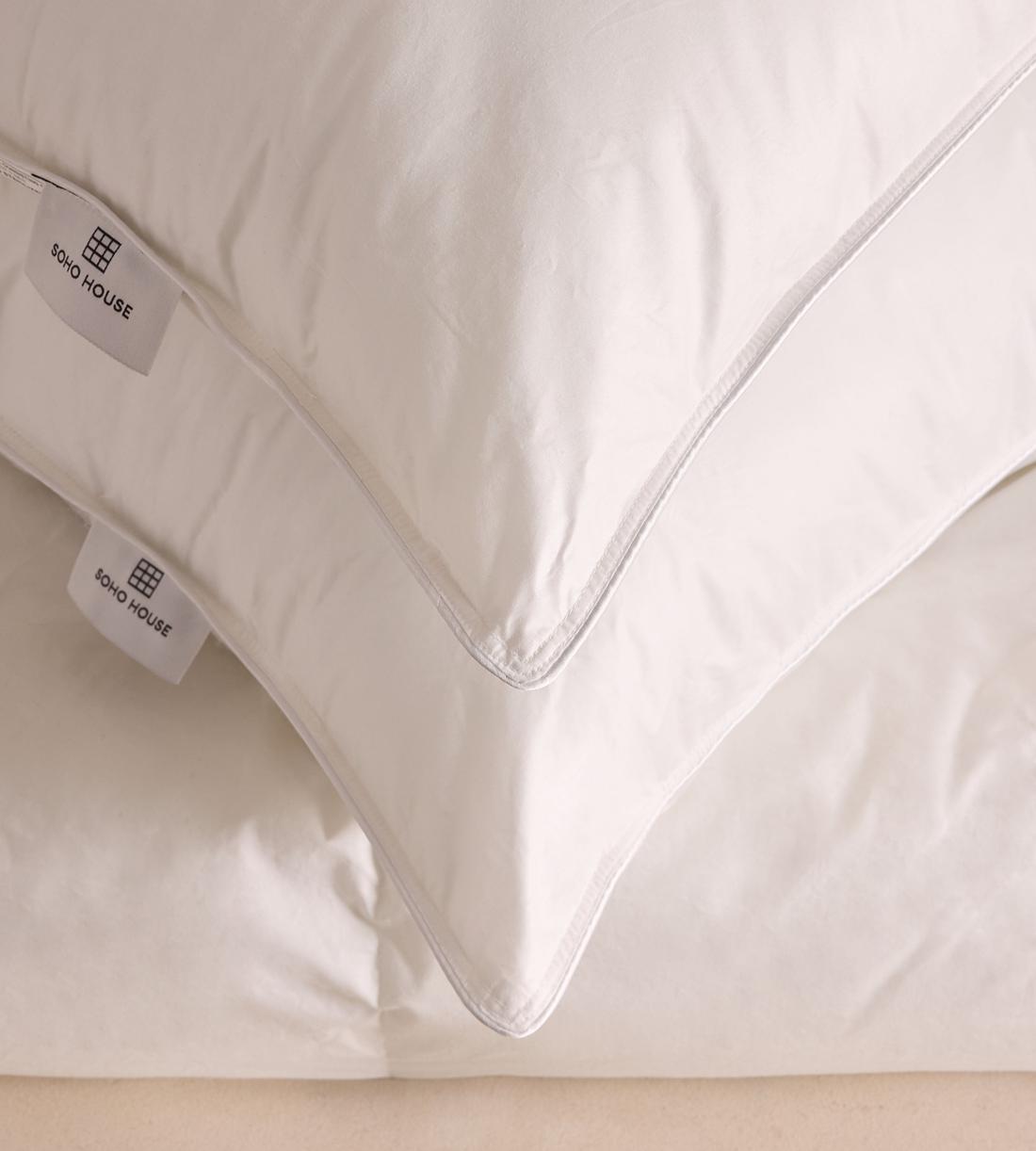 Goose Down Bedding Set - Queen - US - Images - Image 4