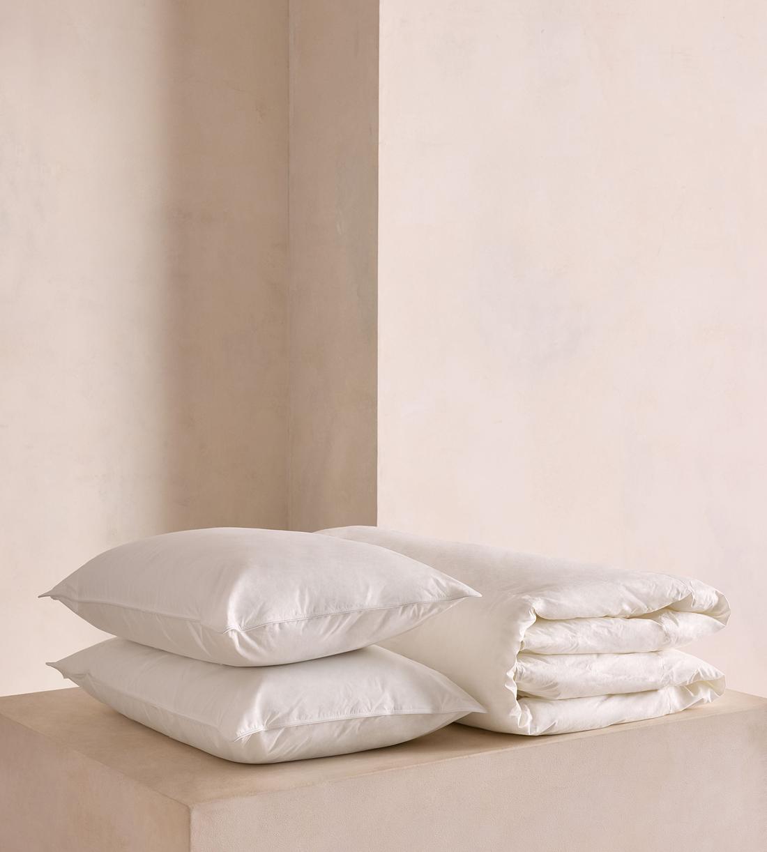 Microdown Bedding Set - Queen - US - Listing - Image 1