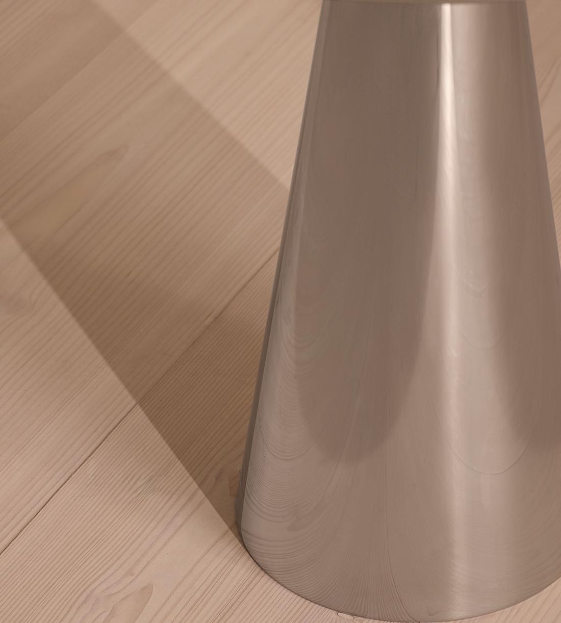 Lustro Side Table - Images - Image 8