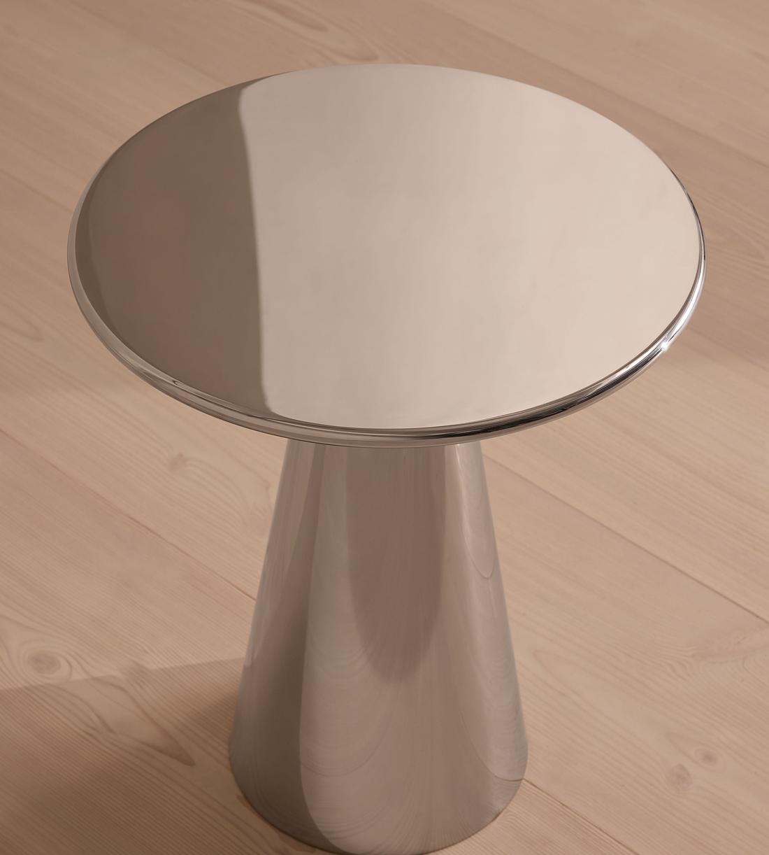 Lustro Side Table - Images - Image 9
