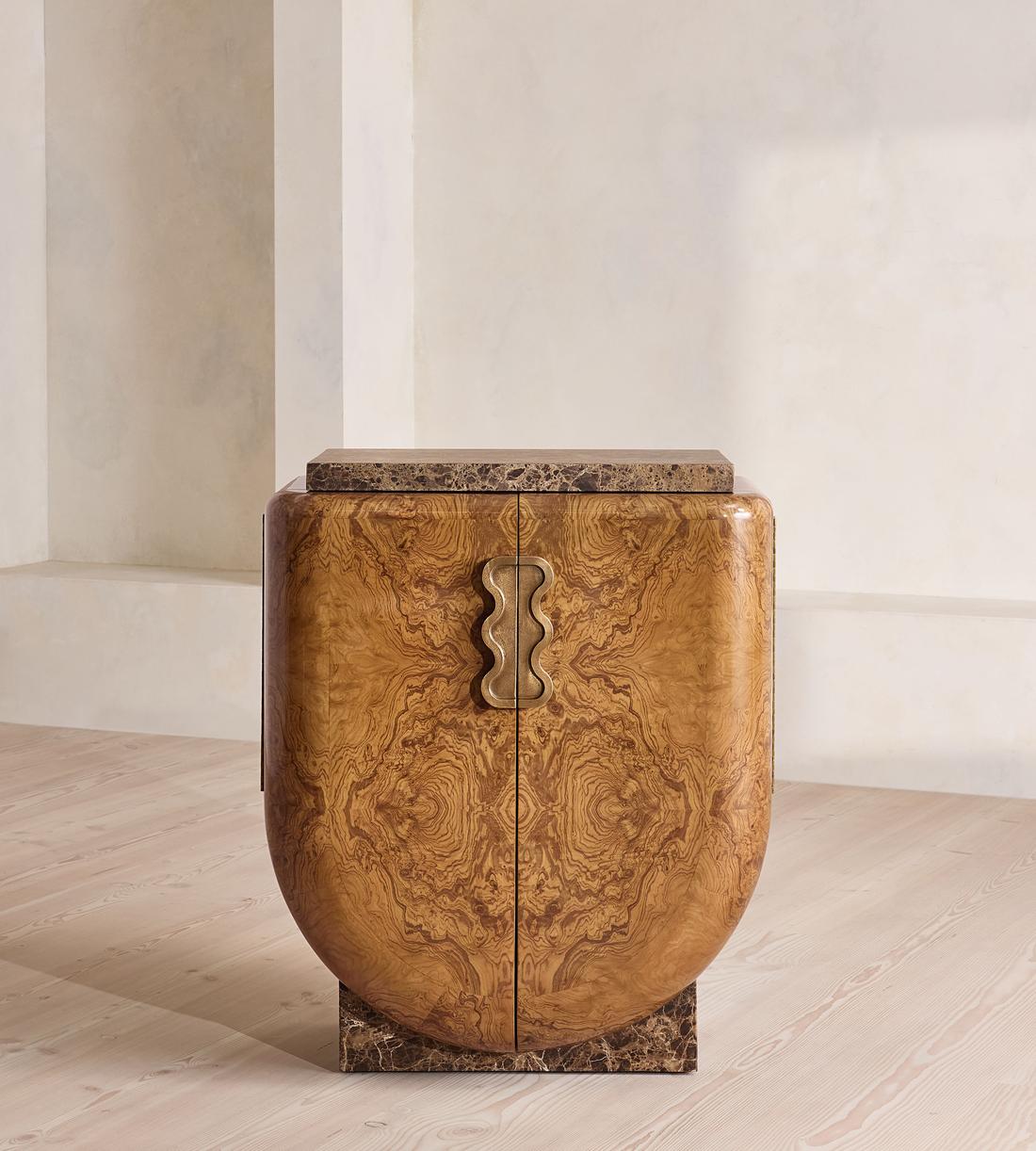 Huxford Bar Cabinet - US - Listing - Image 5