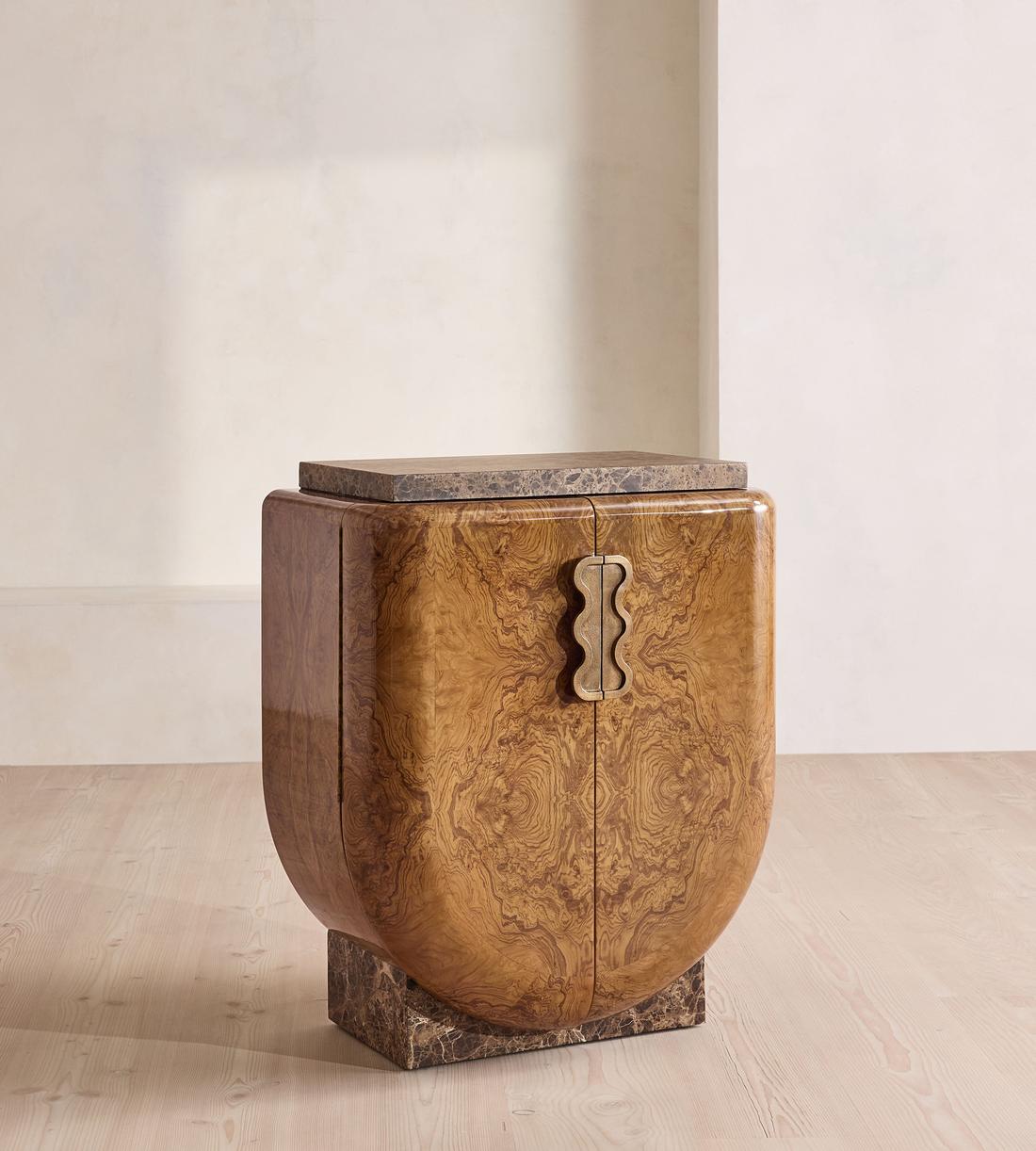 Huxford Bar Cabinet - US - Listing - Image 6