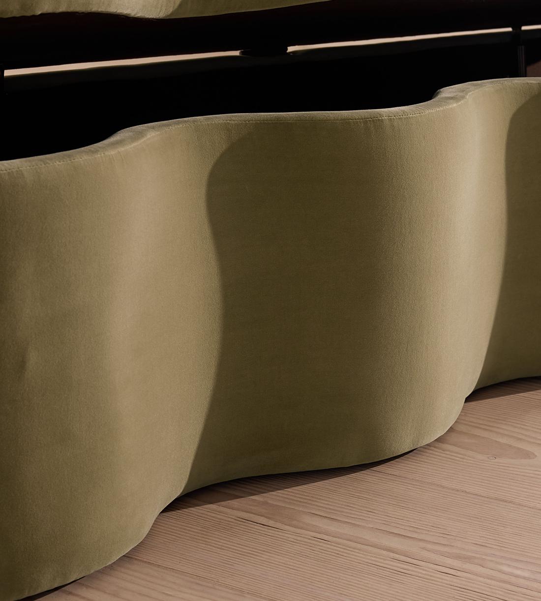 Eli Storage Bench - Lichen Velvet - Images - Image 5
