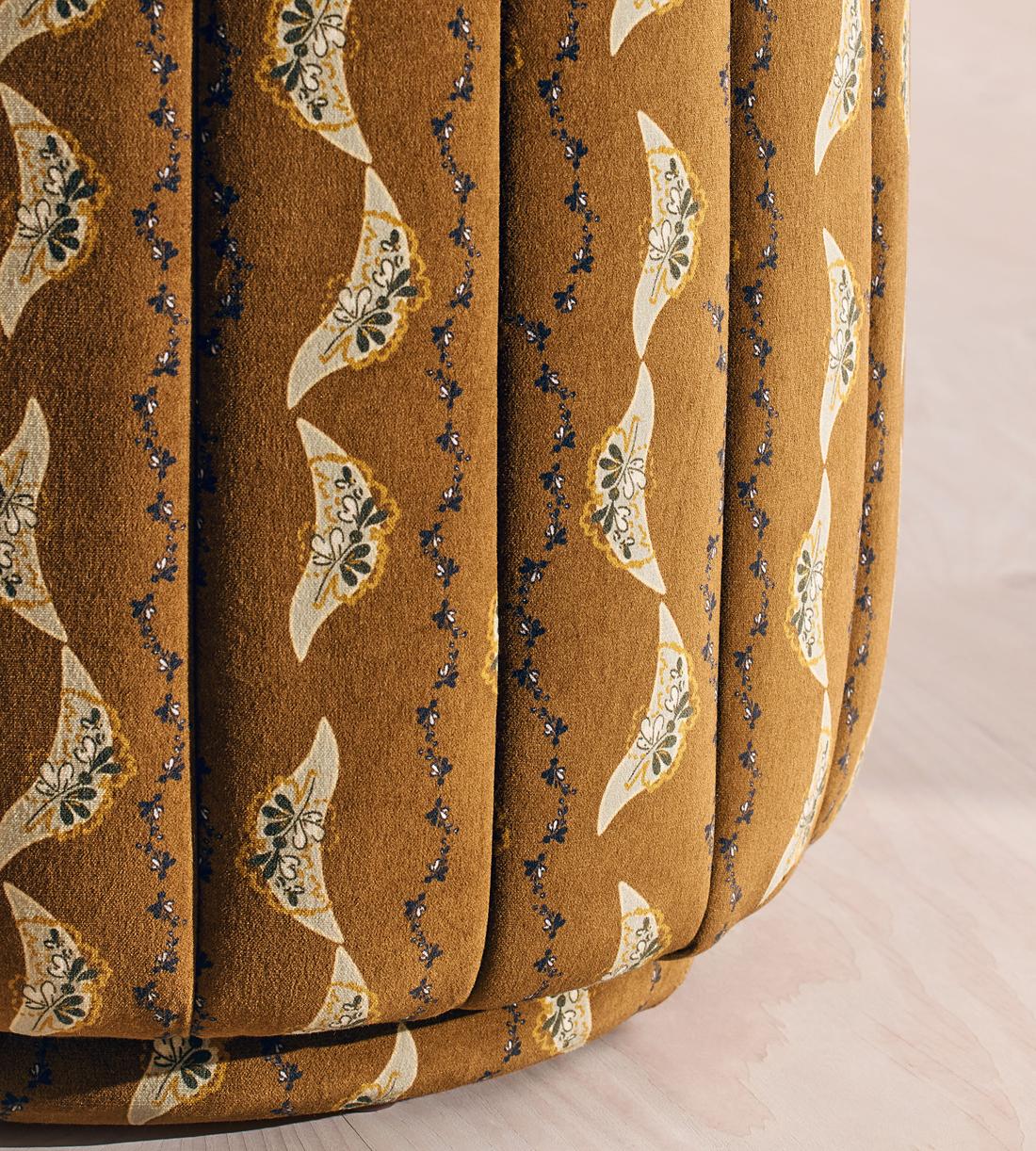 Romi Footstool - Deklan Velvet - US - Images - Image 6