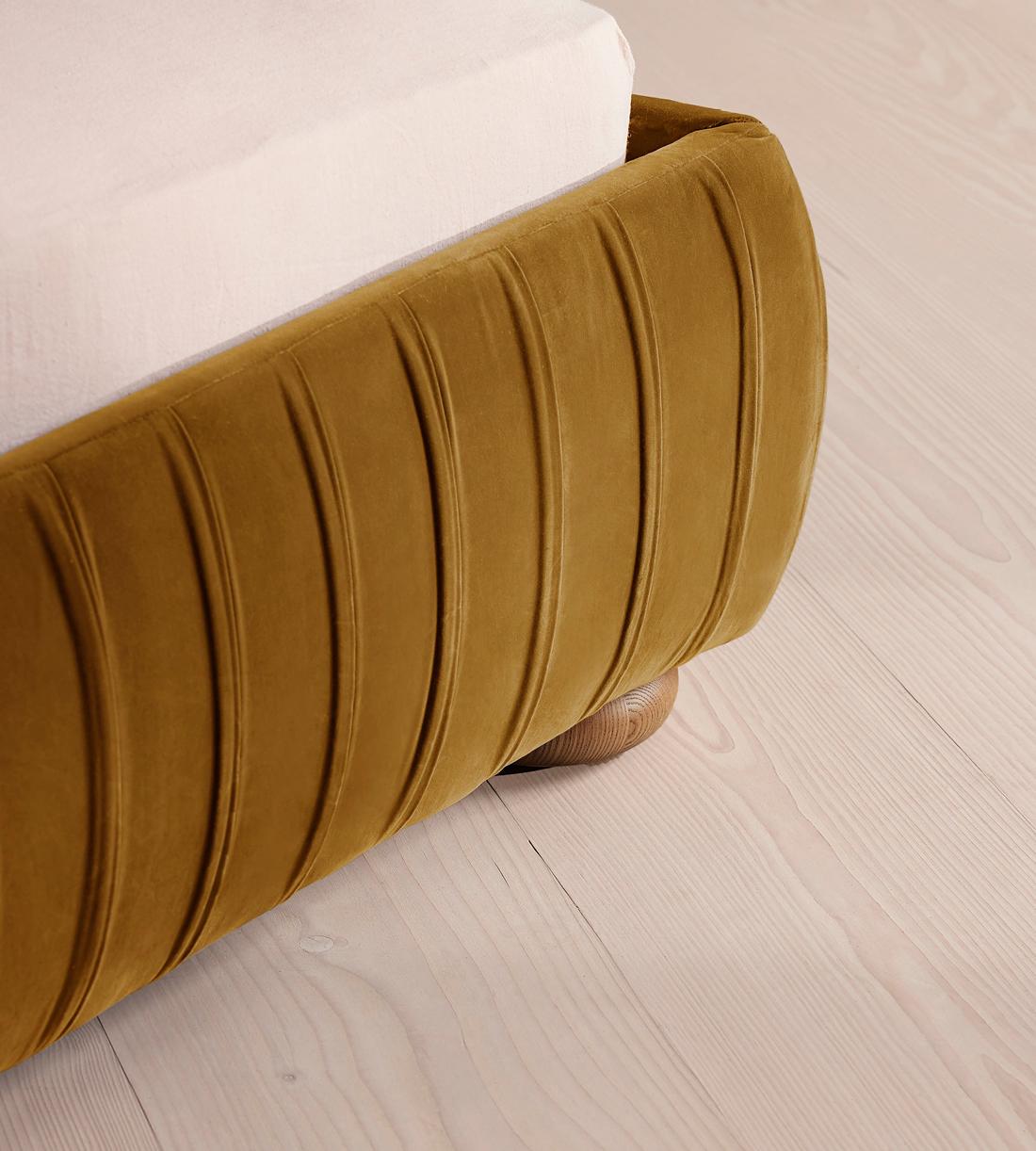 Vivienne Bed - King - Velvet - Mustard - US - Images - Image 4