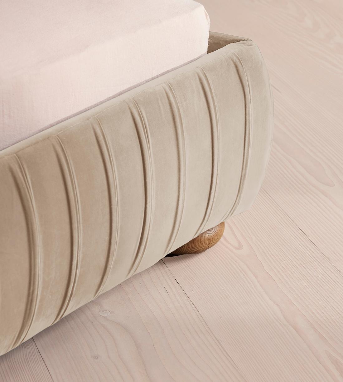 Vivienne Bed - King - Velvet - Oyster - US - Images - Image 4