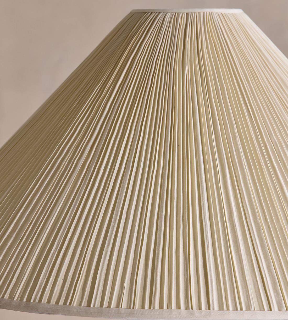 Dinis Floor Lamp - US - Images - Image 4