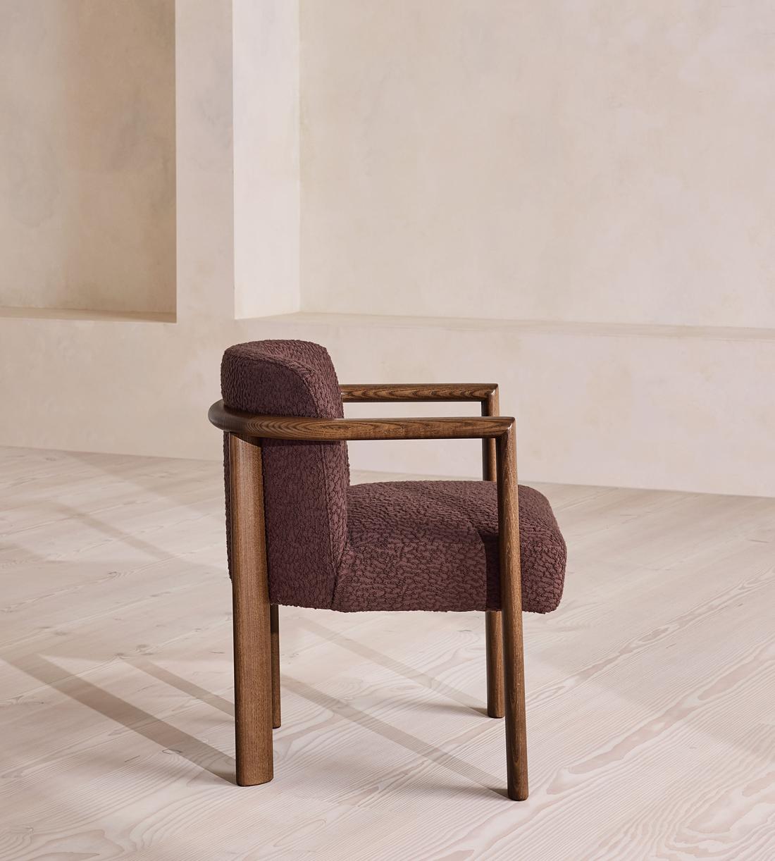 Aria Dining Chair - Boucle Jacquard - Aubergine - US - Images - Image 5