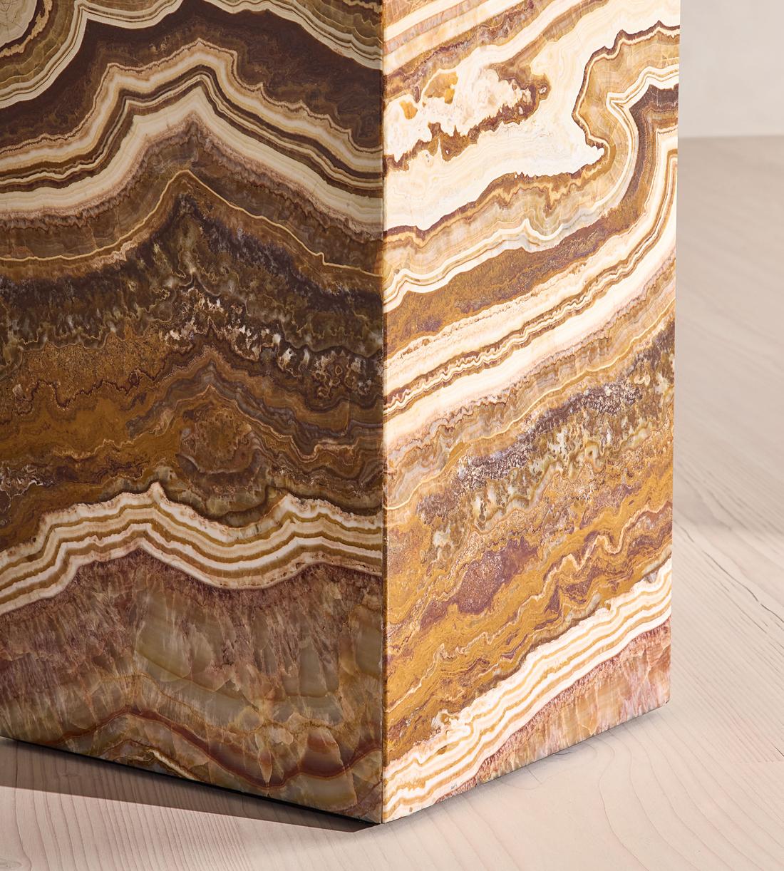 Delos Plinth - Dragon Onyx - Images - Image 5