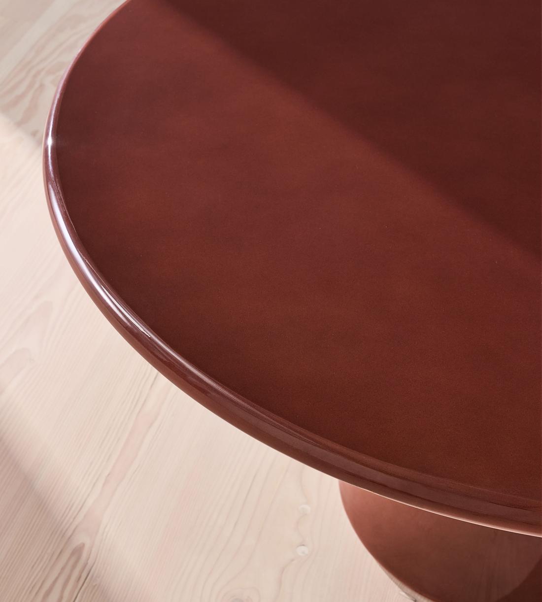 Reti Outdoor Dining Table - Large - Maroon - Images - Image 5