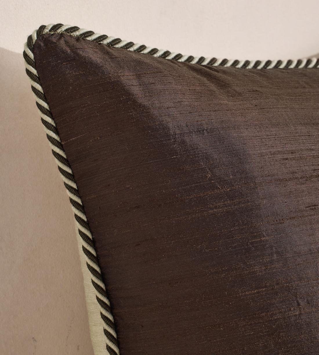 Florence Square Cushion - Chocolate - Images - Image 5