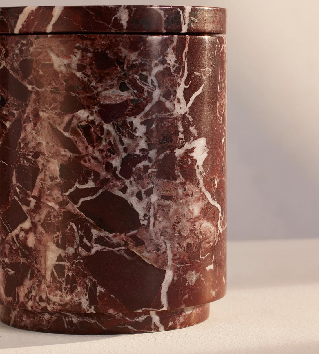 Leather & Oud Candle - Rosso Levanto Marble - 250g - Images - Image 3
