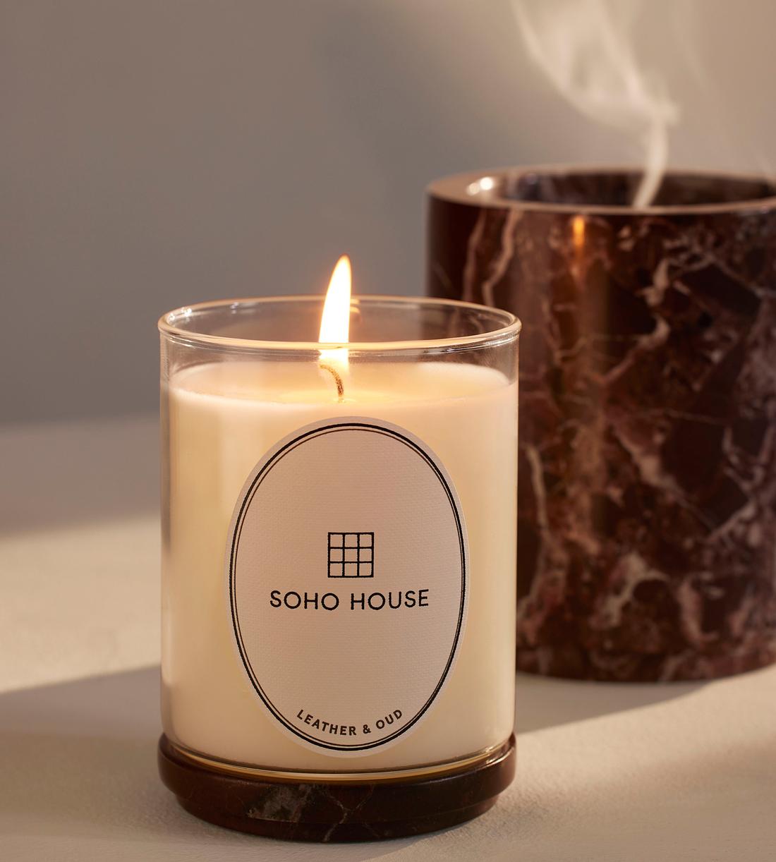 Leather & Oud Candle - Rosso Levanto Marble - 250g - Images - Image 4