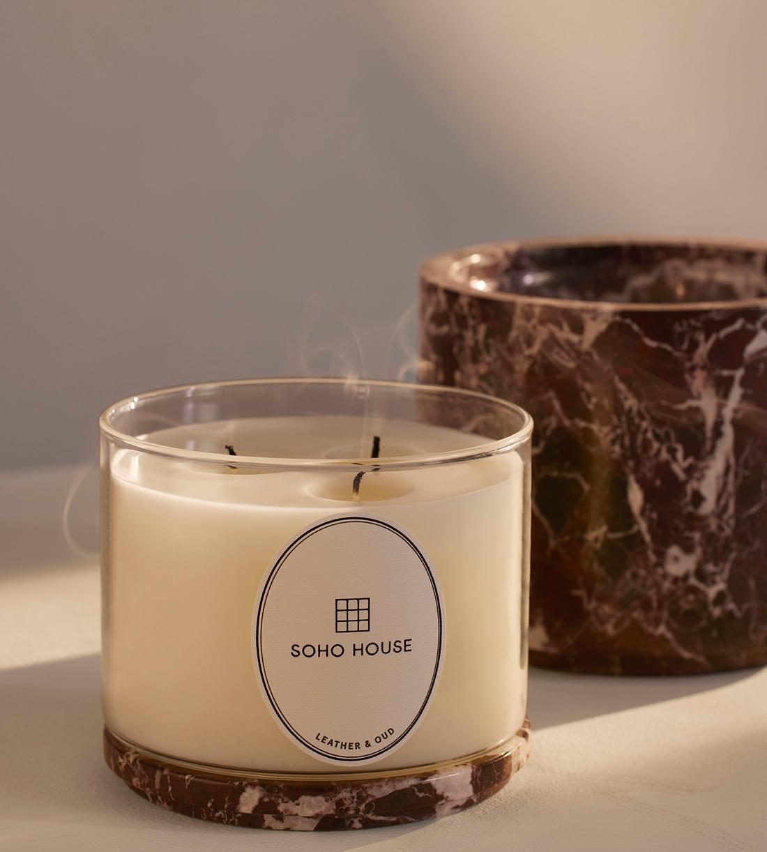 Leather & Oud Candle - Rosso Levanto Marble - 660g - Images - Image 4
