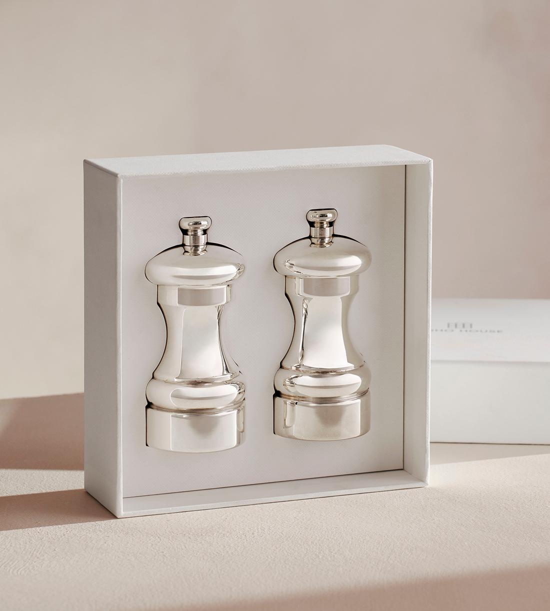 Gino Salt & Pepper Shakers - Images - Image 4