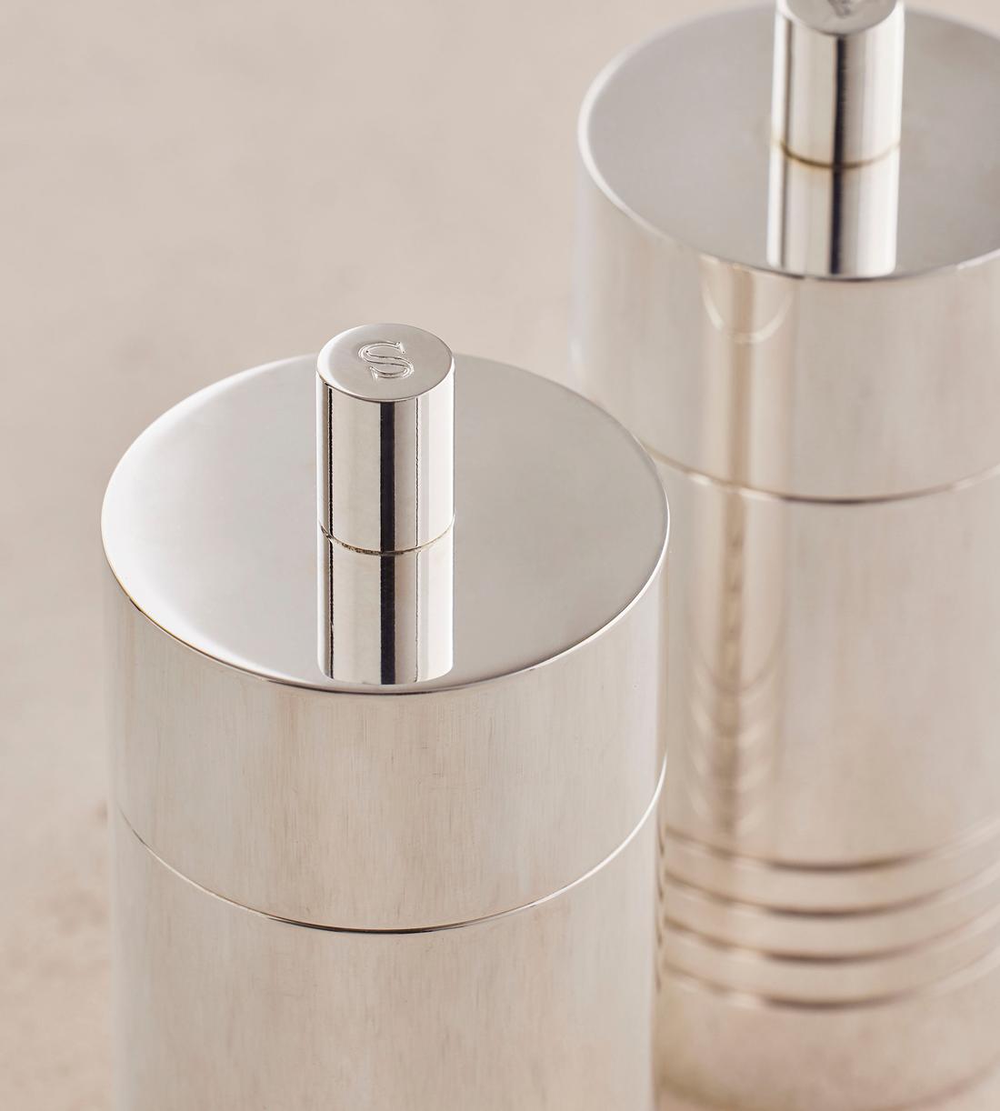 Oliver Salt & Pepper Shakers - Images - Image 3