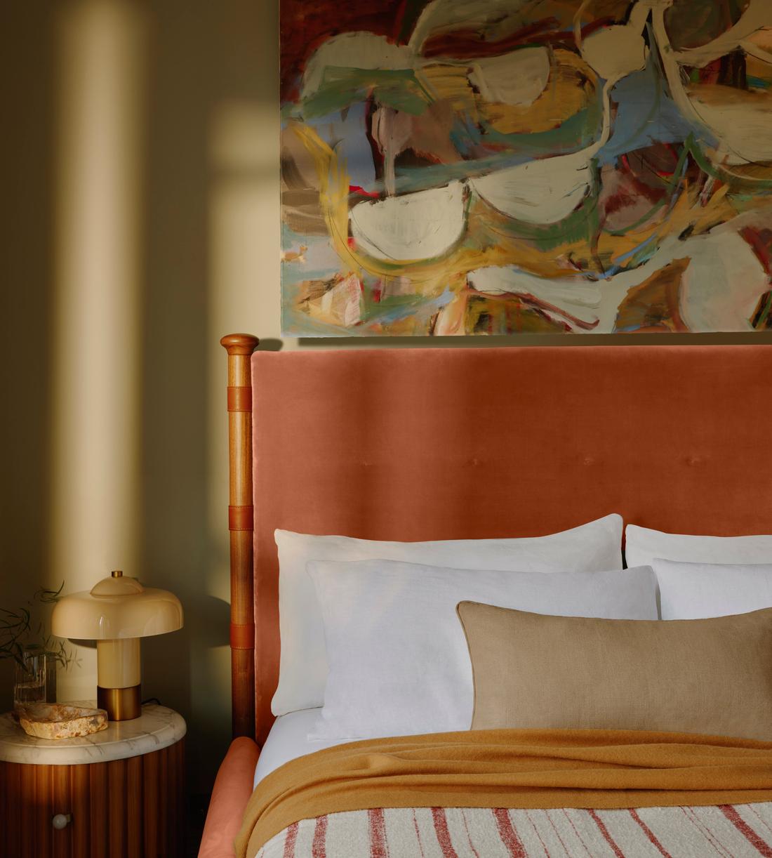 Paolo Bed - Queen - Velvet - Antique Rose - US - Lifestyle - Image 4