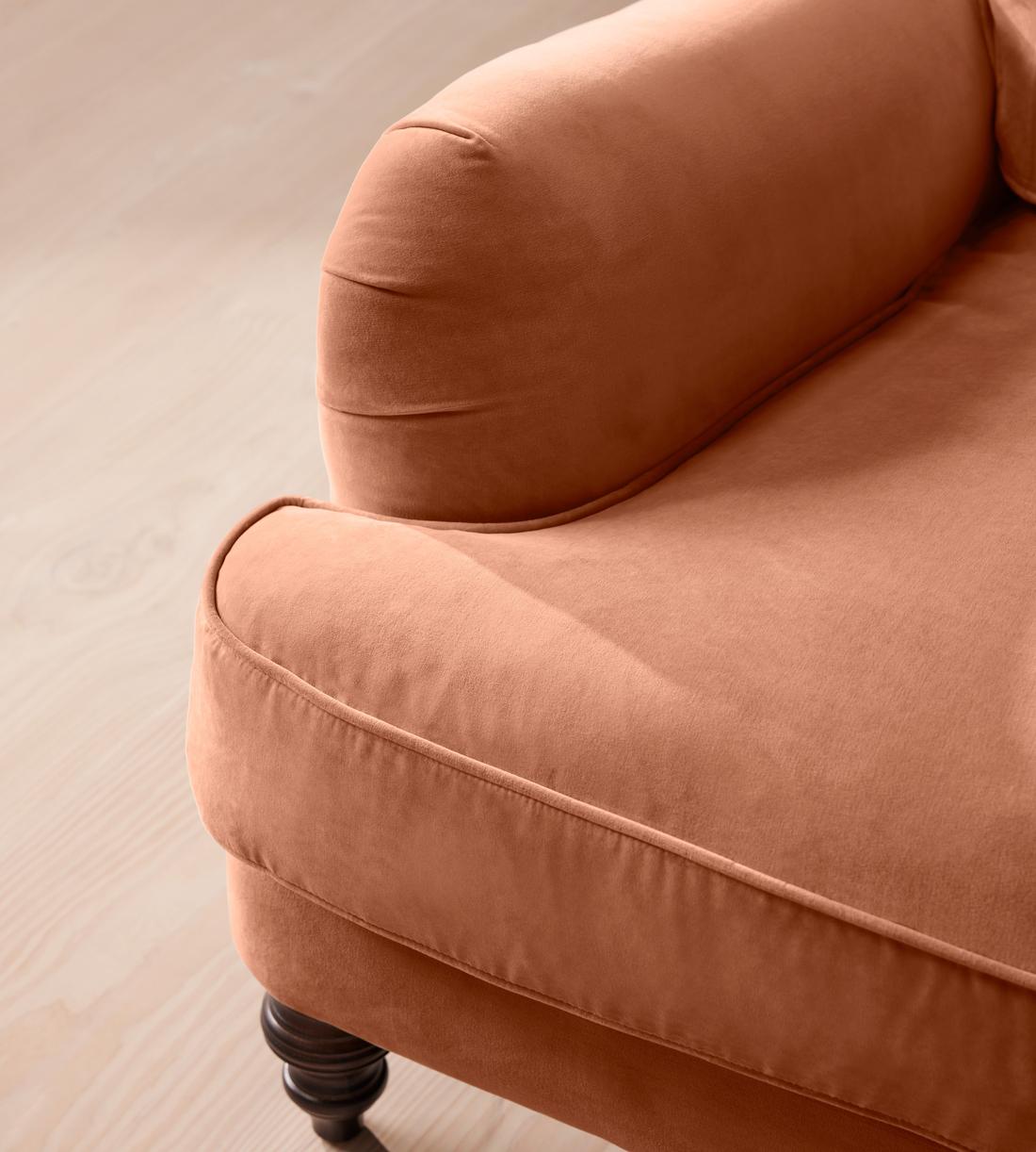 Arundel Loveseat - Velvet - Antique Rose - Images - Image 5